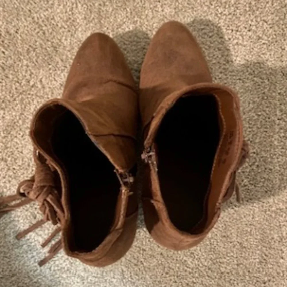 Size 10 Fergie brown boots - never worn! - Picture 8 of 8